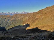 65 Dal Passo di Salmurano uno sguardo al Rif. Salmurano 